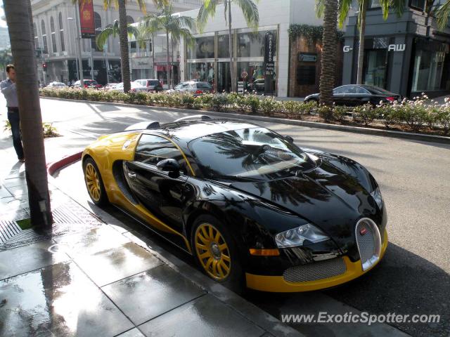 Bugatti Veyron spotted in Beverly Hills , California