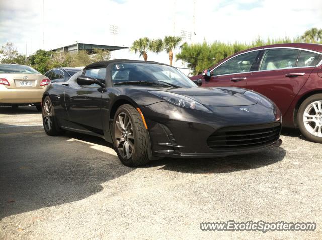 Tesla Roadster spotted in Ft. Lauderdale, Florida