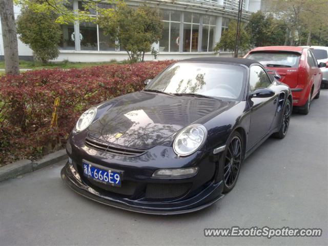 Porsche 911 Turbo spotted in Chengdu,Sichuan, China