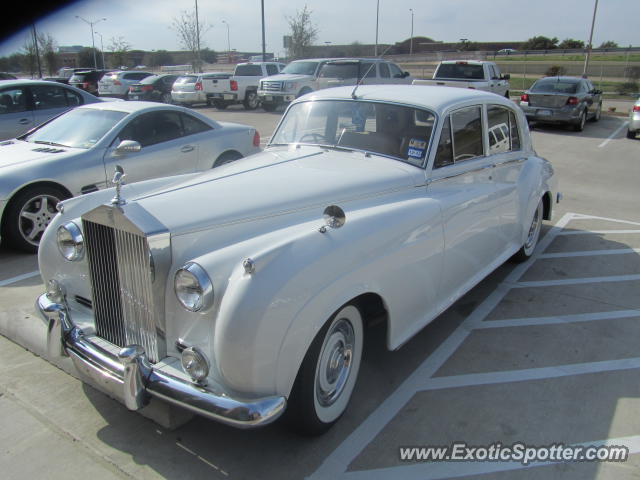Rolls Royce Silver Cloud spotted in Dallas, Texas