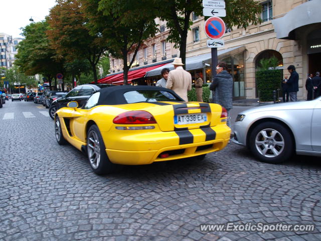 Dodge Viper spotted in Paris, France