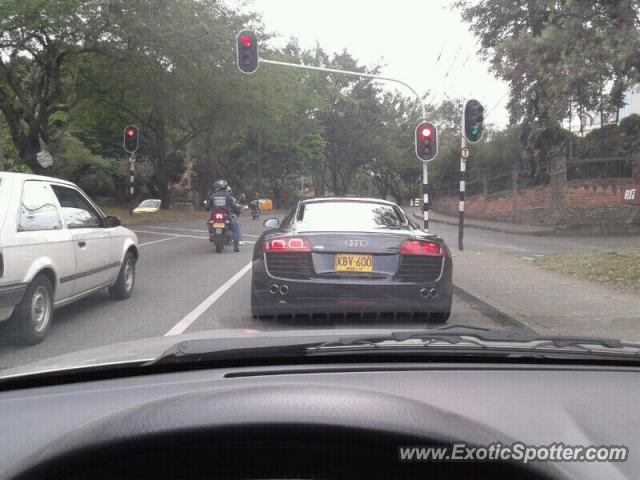 Audi R8 spotted in Medellín, Colombia