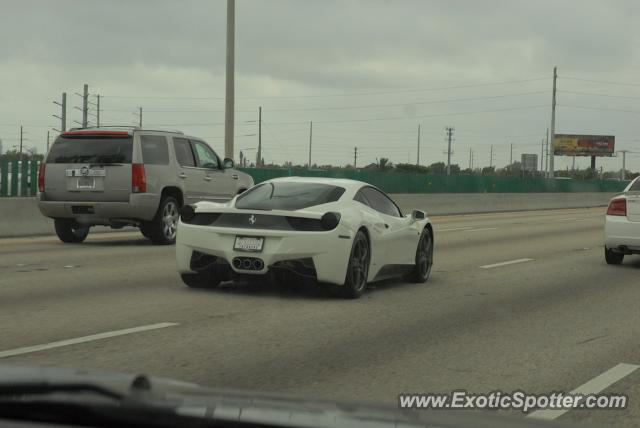 Ferrari 458 Italia spotted in I-95, Florida