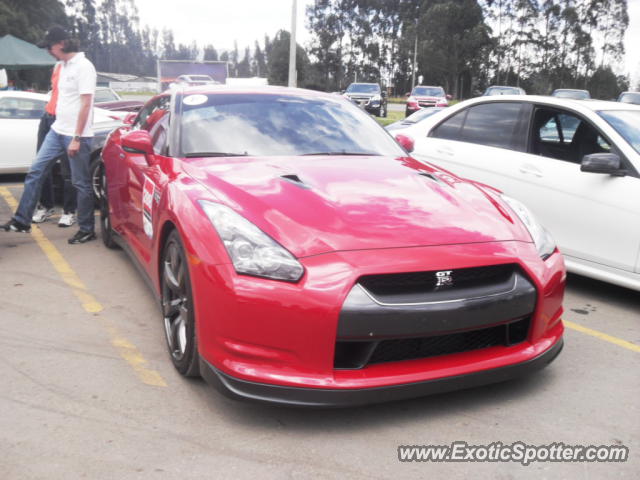 Nissan Skyline spotted in Bogota-Colombia., Colombia
