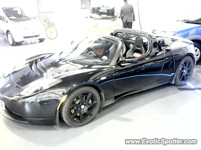 Tesla Roadster spotted in Glasgow, United Kingdom
