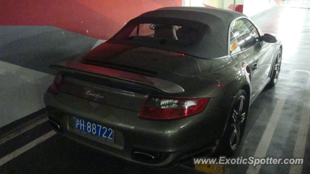 Porsche 911 Turbo spotted in SHANGHAI, China