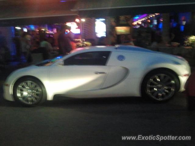 Bugatti Veyron spotted in Miami - South Beach, Florida