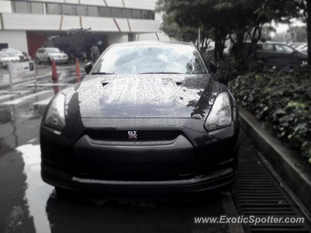 Nissan Skyline spotted in Bogota-Colombia., Colombia