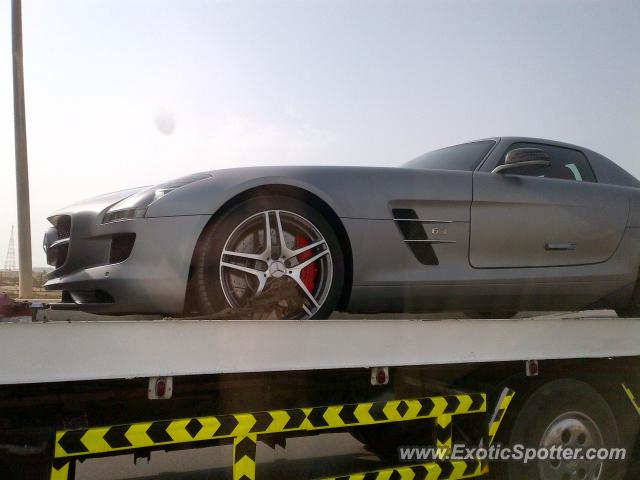 Mercedes SLS AMG spotted in Dubai , United Arab Emirates