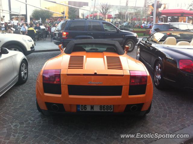 Lamborghini Gallardo spotted in Istanbul, Turkey