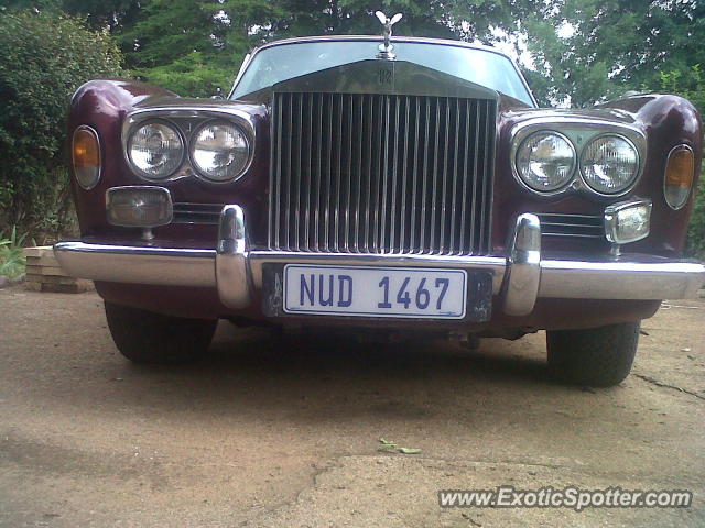 Rolls Royce Silver Shadow spotted in Himeville, South Africa
