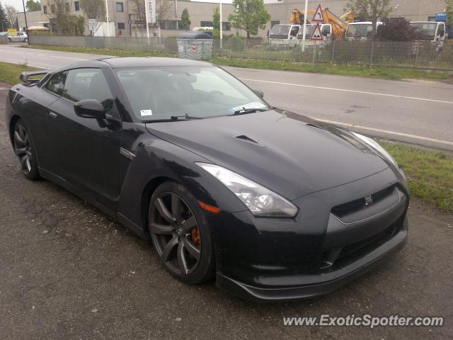 Nissan Skyline spotted in Dosso, Italy
