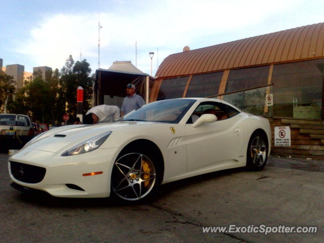 Ferrari California spotted in Guadalajara, Mexico