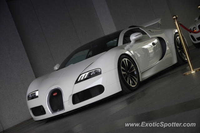 Bugatti Veyron spotted in Beijing, China