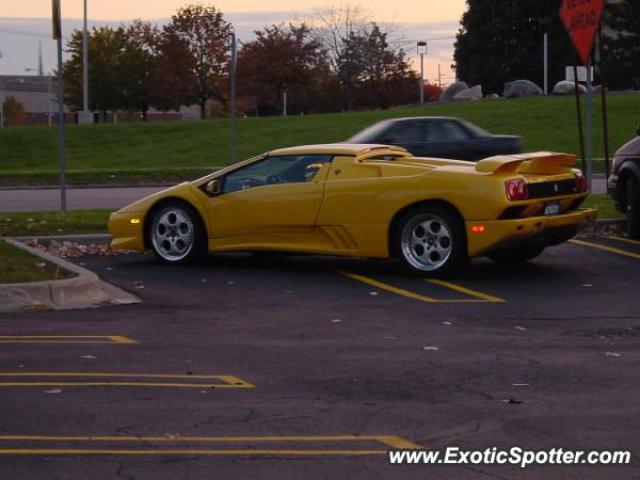 Lamborghini Diablo spotted in Livonia, Michigan