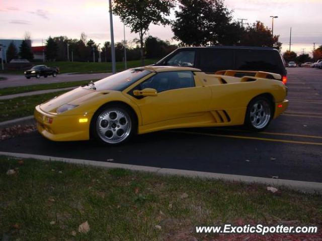 Lamborghini Diablo spotted in Livonia, Michigan