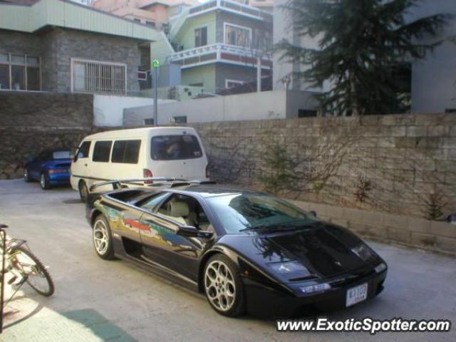 Lamborghini Diablo spotted in Seoul, South Korea