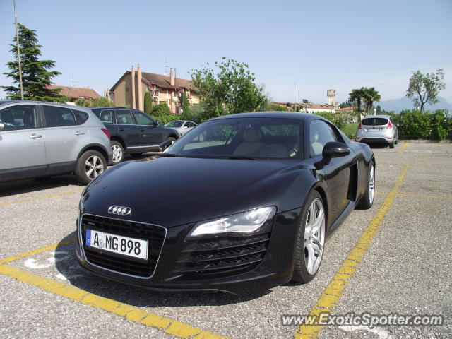 Audi R8 spotted in Sirmione, Italy
