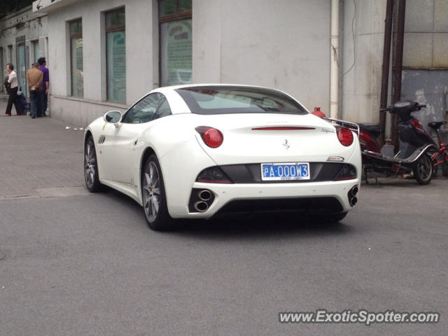 Ferrari California spotted in Shanghai, China