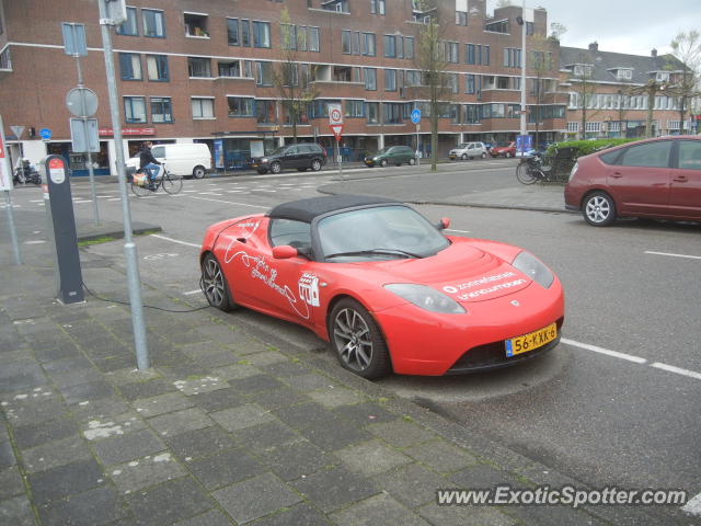 Tesla Roadster spotted in Amsterdam, Netherlands