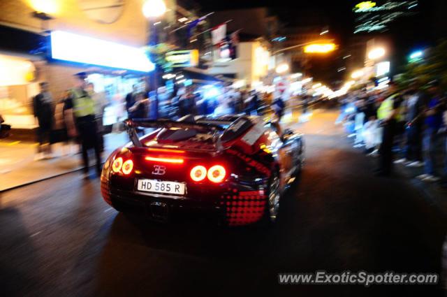Bugatti Veyron spotted in Toronto, Canada