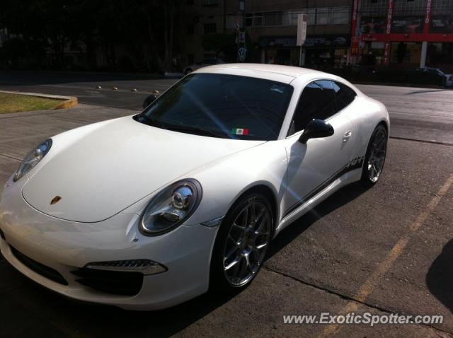Porsche 911 spotted in Mexico city, Mexico