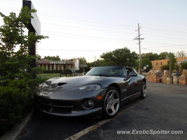 Dodge Viper spotted in Barrington, Illinois