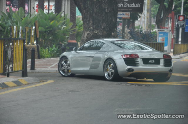 Audi R8 spotted in Saloma Bistro KL, Malaysia