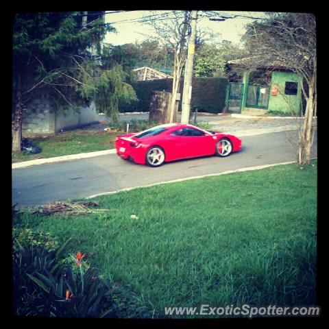 Ferrari 458 Italia spotted in São Paulo, Brazil