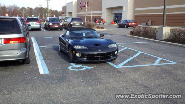 Dodge Viper spotted in South setauket, New York