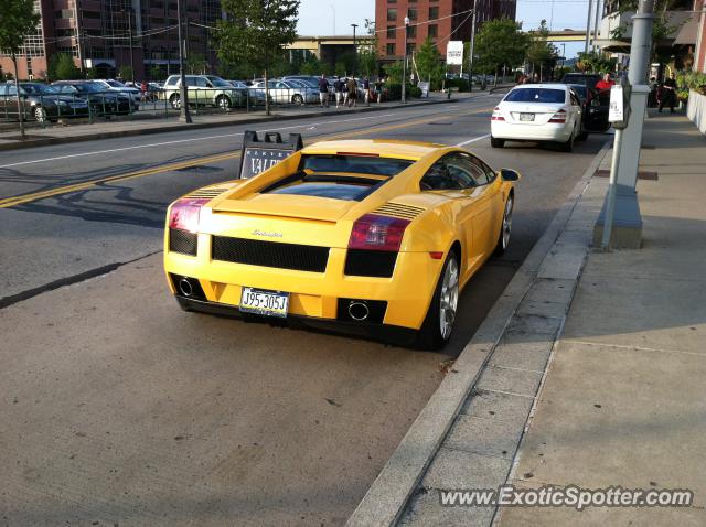 Lamborghini Gallardo spotted in Pittsburgh, Pennsylvania