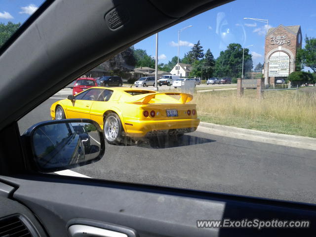 Lotus Esprit spotted in Clarendon Hills, Illinois