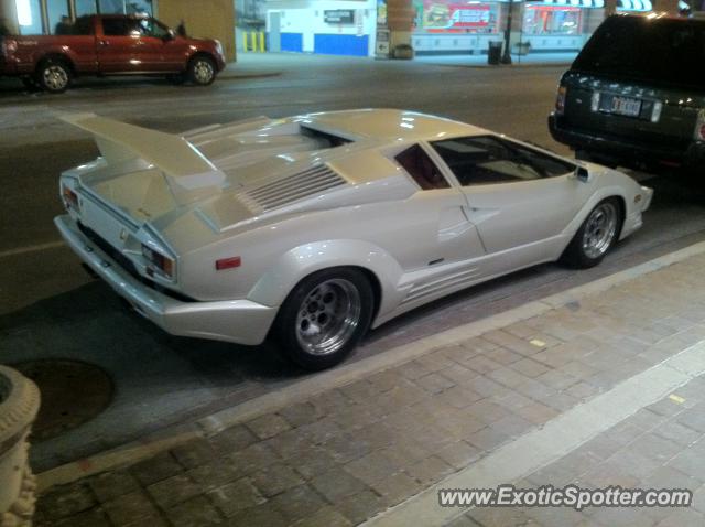 Lamborghini Countach spotted in Indianapolis, Indiana