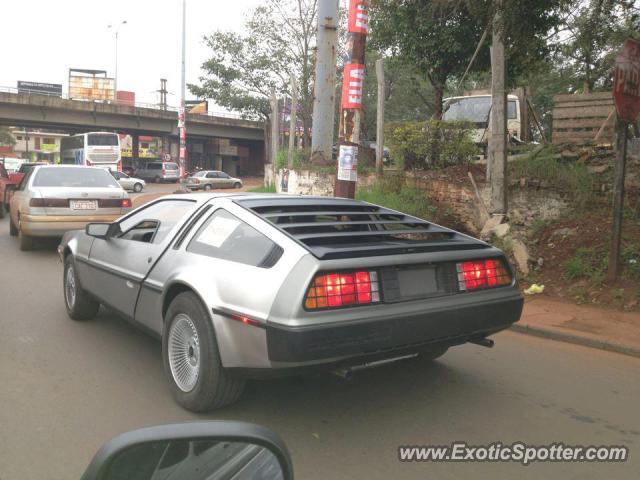 DeLorean DMC-12 spotted in Ciudad del Este, Paraguay