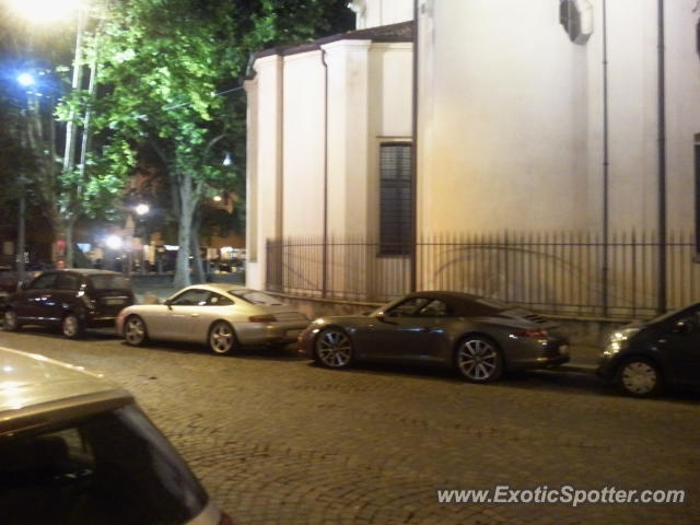 Porsche 911 spotted in Milano, Italy