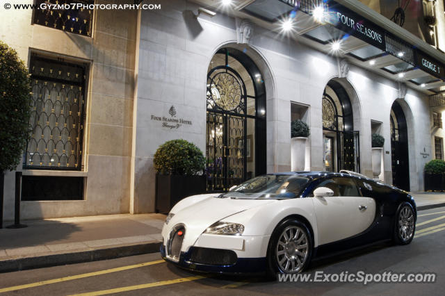 Bugatti Veyron spotted in Paris, France
