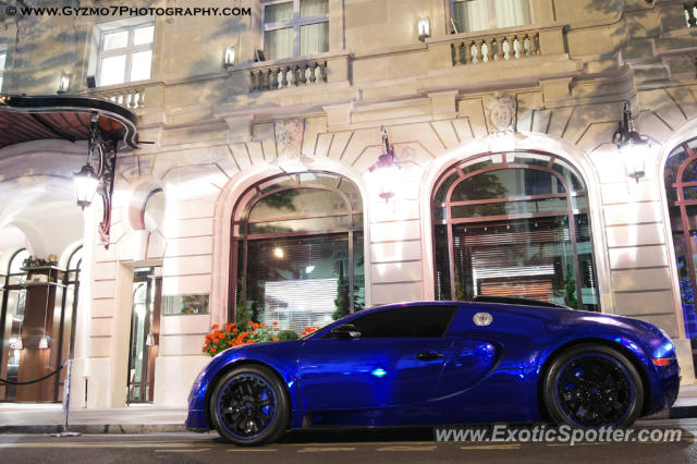 Bugatti Veyron spotted in Paris, France