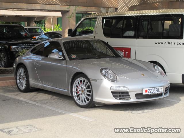 Porsche 911 spotted in Manama, Bahrain
