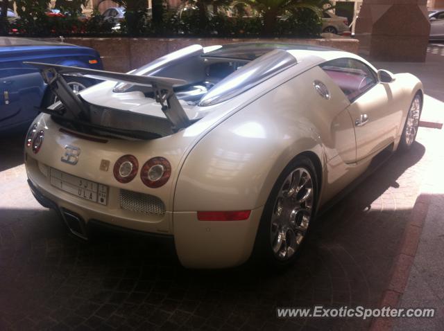 Bugatti Veyron spotted in Jeddah, Saudi Arabia