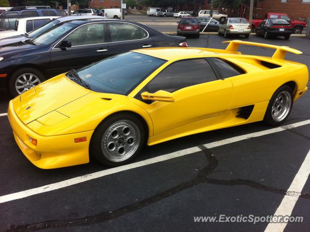 Lamborghini Diablo spotted in Alexandria, Virginia