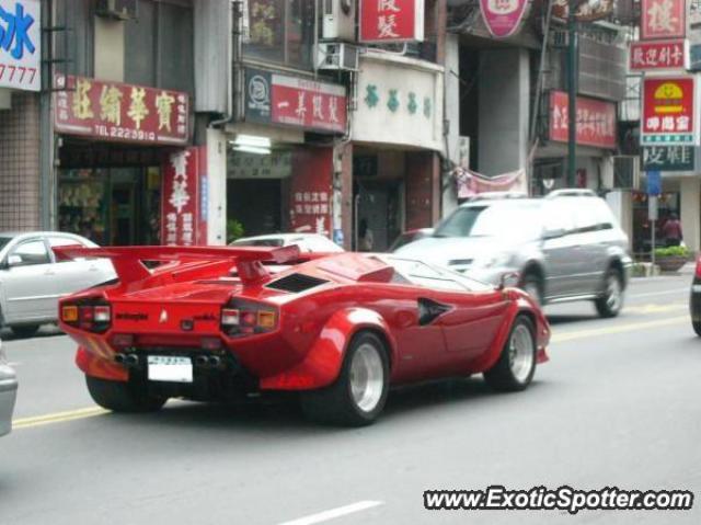 Lamborghini Countach spotted in Taipei, Taiwan