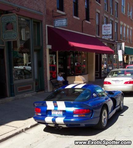 Dodge Viper spotted in Galena, Illinois