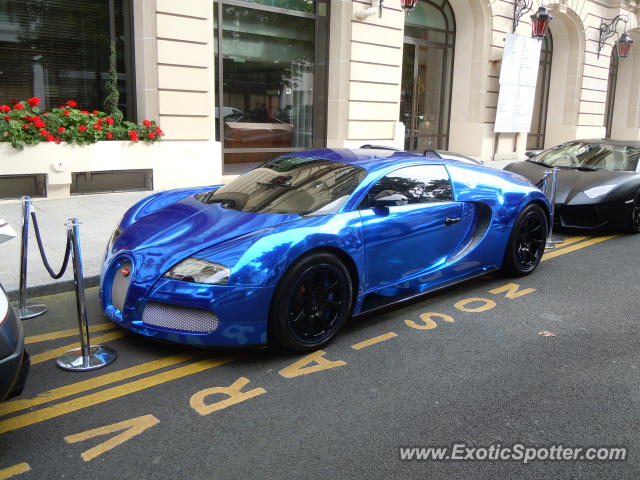 Bugatti Veyron spotted in Paris, France