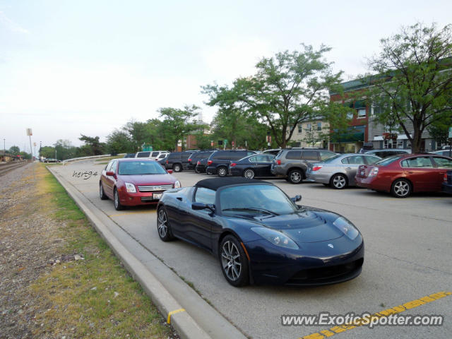 Tesla Roadster spotted in Barrington, Illinois
