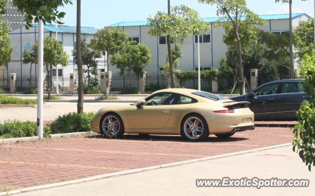 Porsche 911 spotted in Quanzhou，Fujian, China