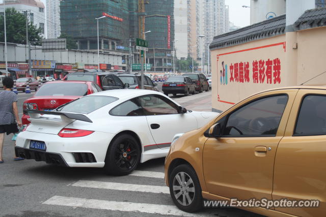 Porsche 911 GT2 spotted in Wenzhou,Zhejiang, China