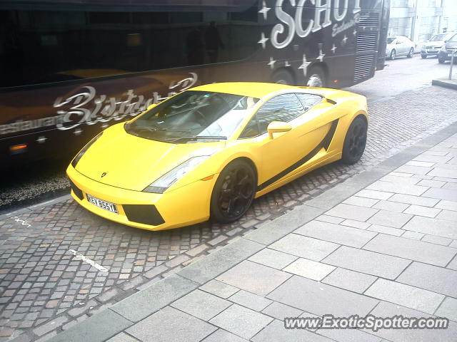 Lamborghini Gallardo spotted in Glasgow, United Kingdom