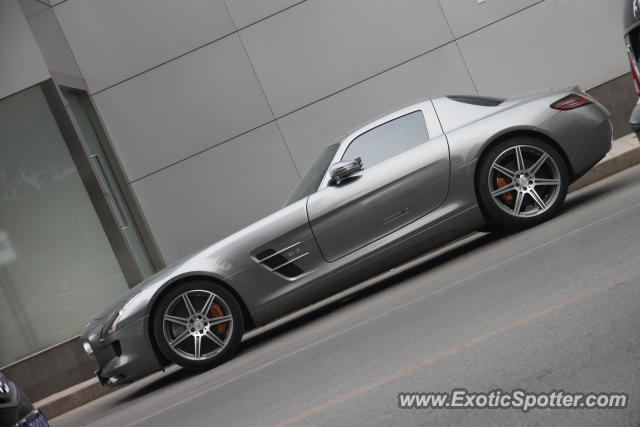 Mercedes SLS AMG spotted in Beijing, China