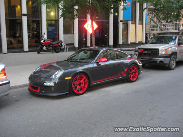 Porsche 911 GT3 spotted in Montreal, Canada