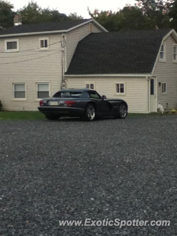 Dodge Viper spotted in Easton, Pennsylvania